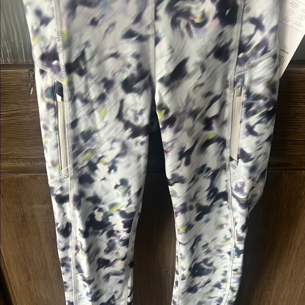 🌟🌟🌟ATHLETA🌟🌟🌟 
Silver, White Activewear Set - Picture 13 of 14